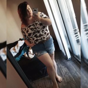 Meet your Posher, Adeline